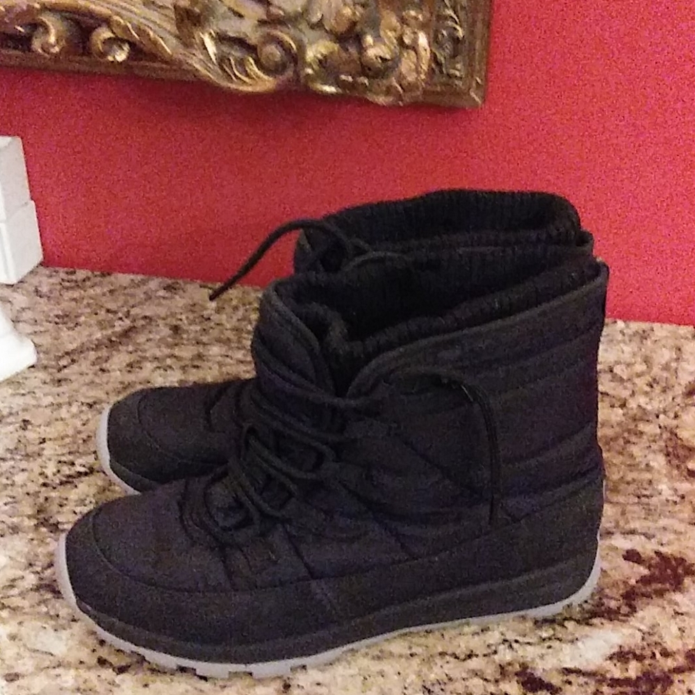 0428 Cheeks Fit Body Sneaker Boot